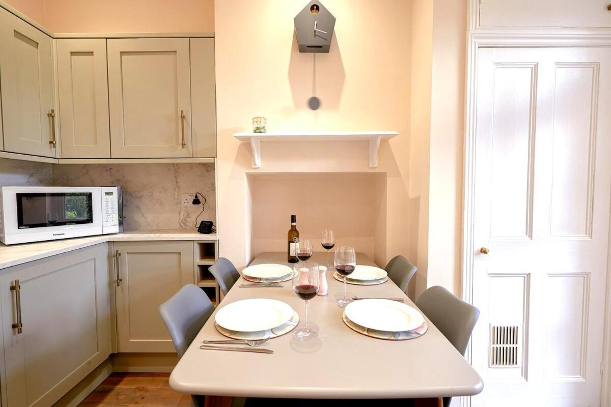 Stunning Ground Floor Apartment Near เซาท์เวิลด์ ภายนอก รูปภาพ