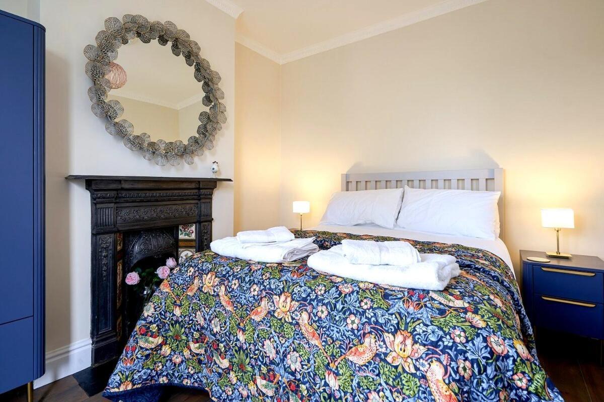 Stunning Ground Floor Apartment Near เซาท์เวิลด์ ภายนอก รูปภาพ